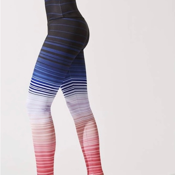 Beyond Yoga Lux Summer Shades Ombré Striped Leggings Size Small - Picture 5 of 14
